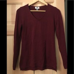 Old Navy burgundy V-neck sweater